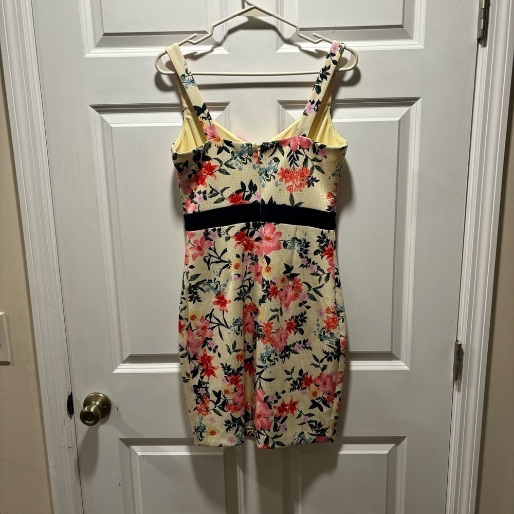 GUESS FLORAL DRESS - Picture 7 of 11
